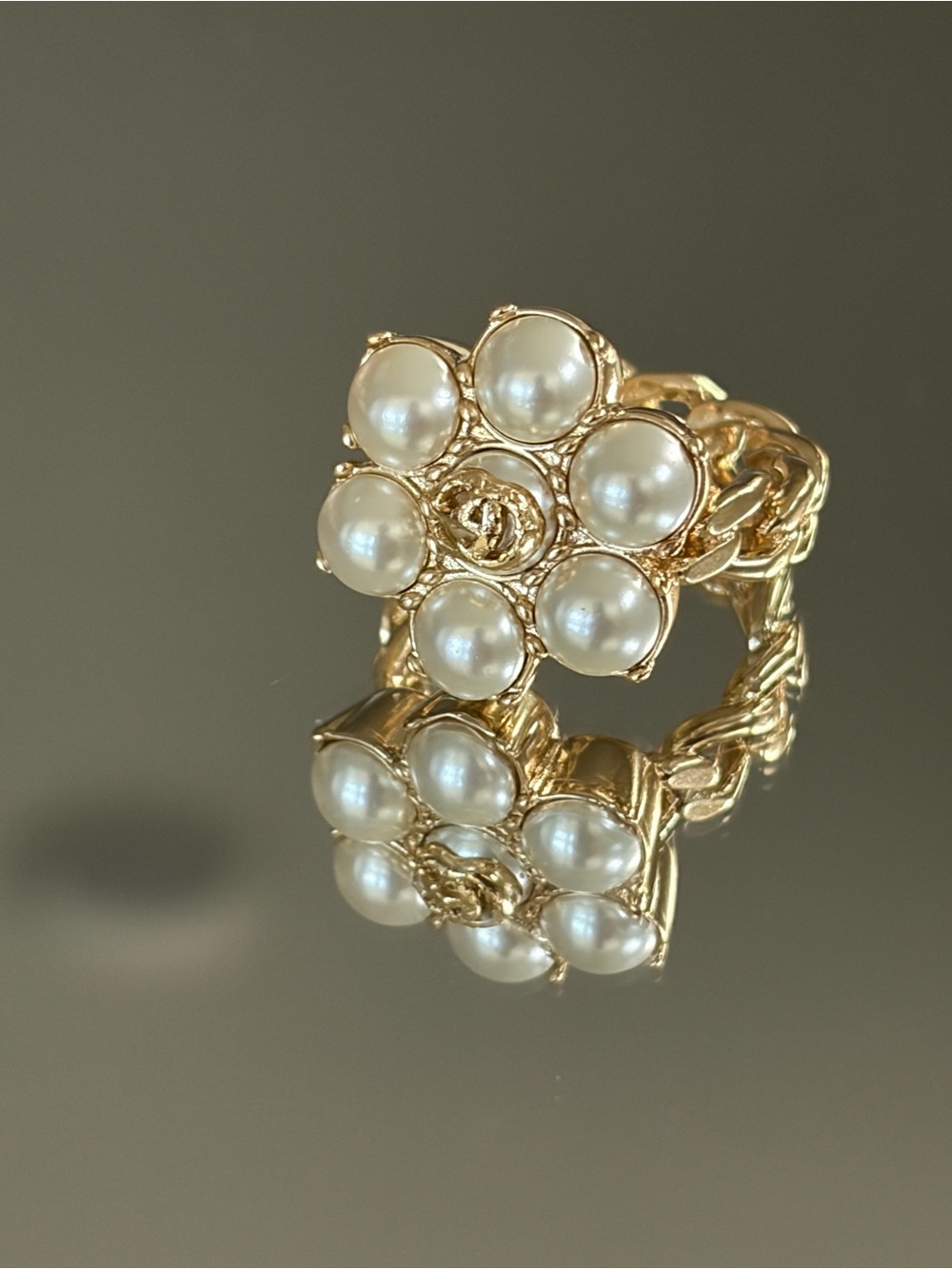 Monogram Gold-Tone Pearl Floral Cluster Ring 6-1/2 NWOT - Picture 6 of 6